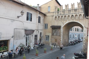 View from property - Relais Casa della Fornarina (Rome)