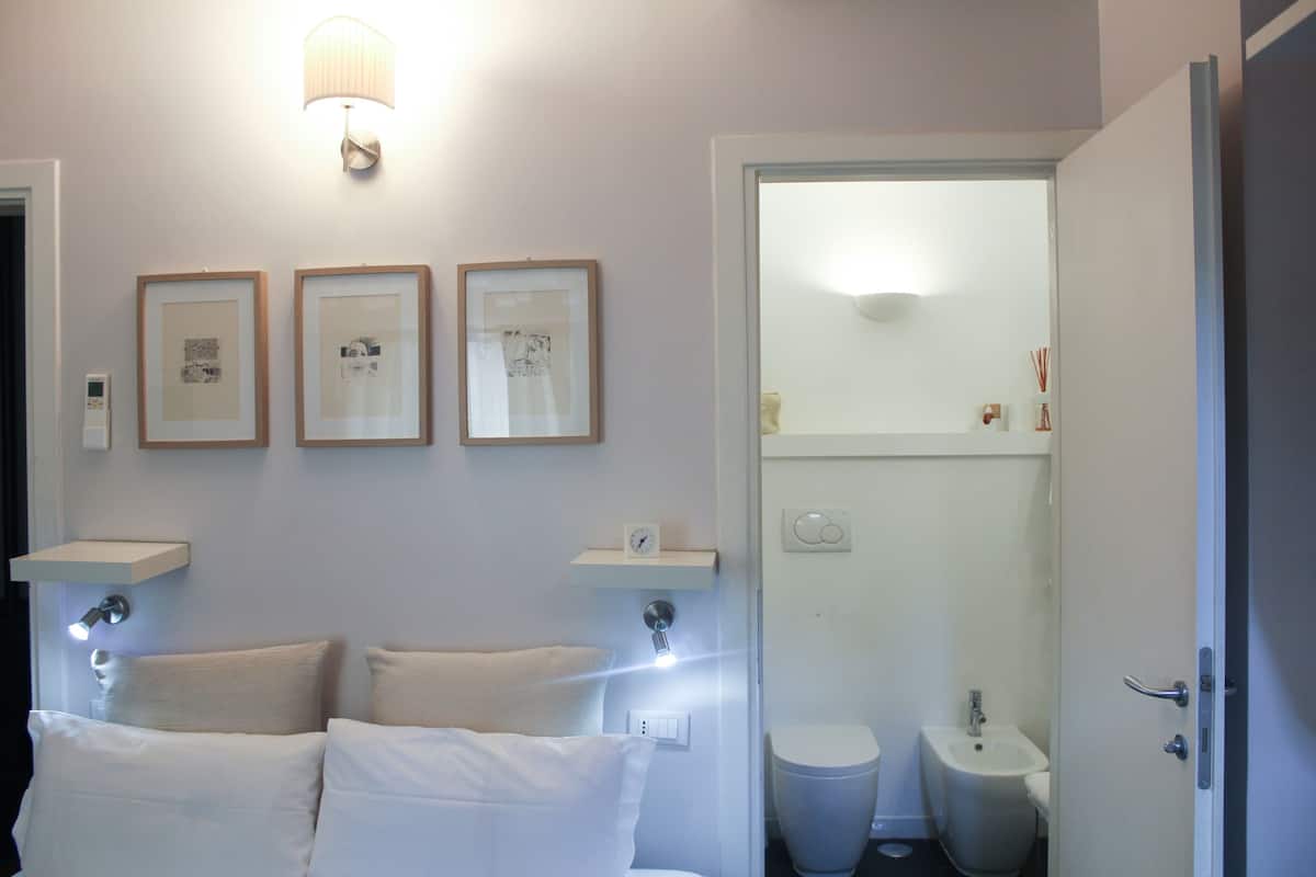 Classic Room, Ensuite | Egyptian cotton sheets, premium bedding, down comforters, minibar