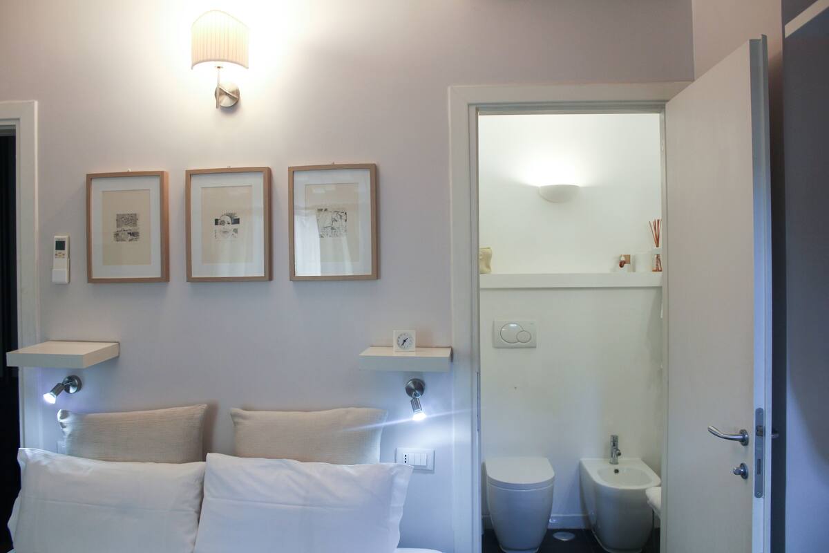 Classic Room, Ensuite | Egyptian cotton sheets, premium bedding, down comforters, minibar