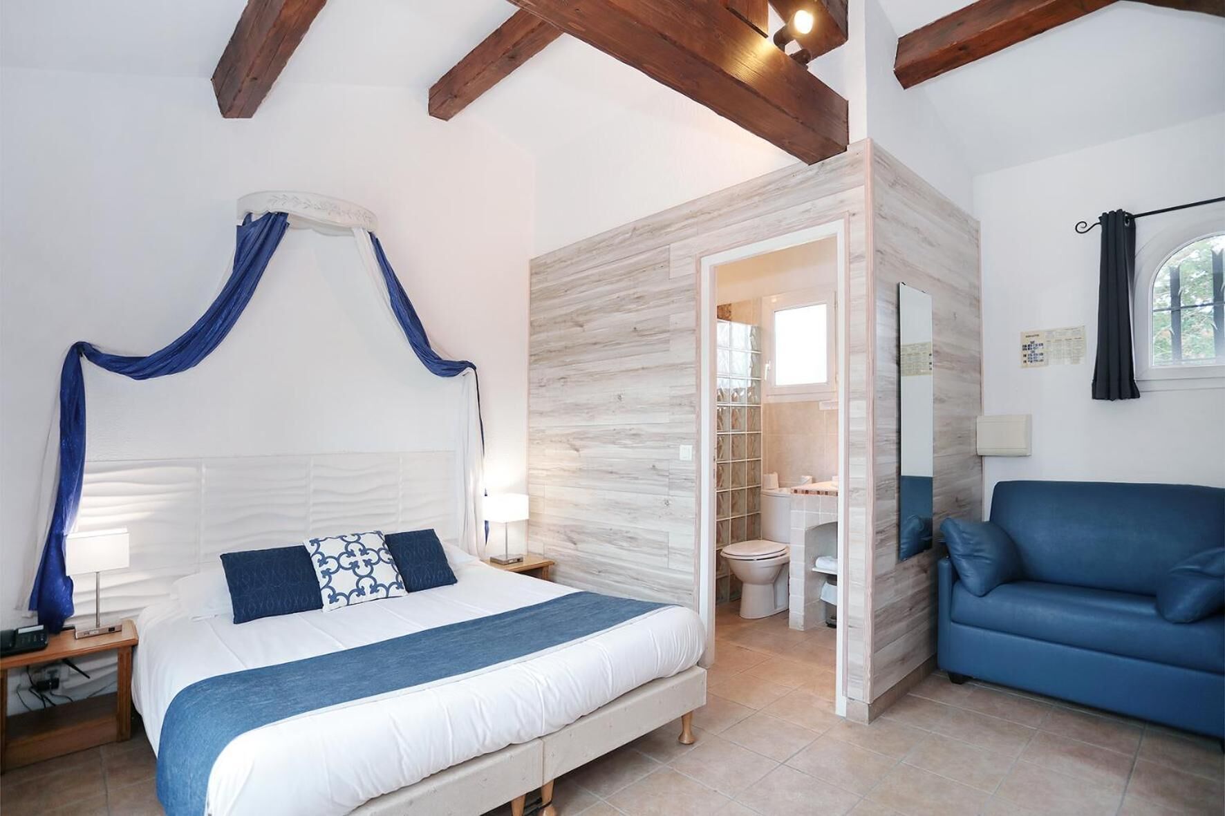 minibar, in-room safe, desk, soundproofing