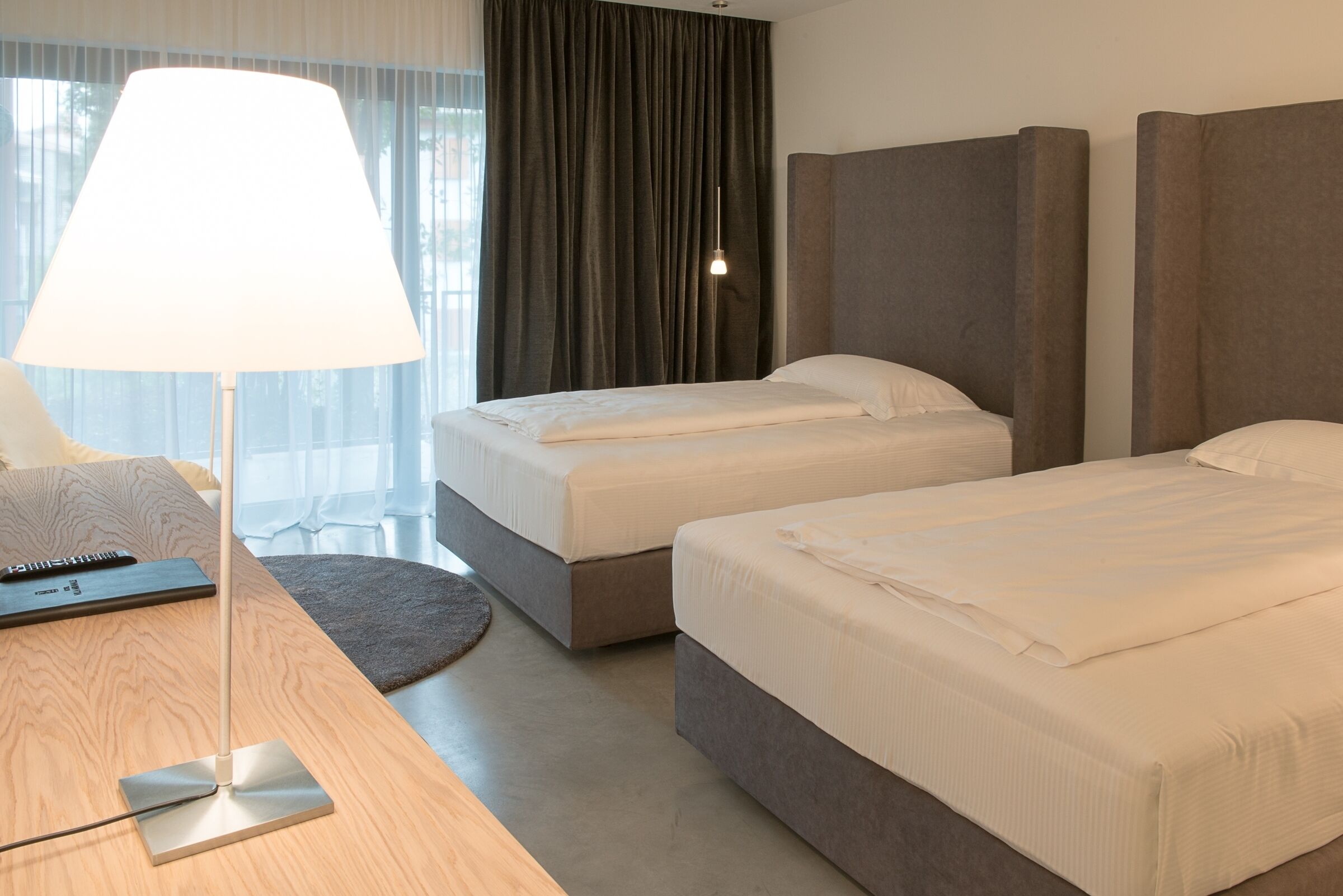 junior suite, garden view | in-room safe, desk, soundproofing, free wifi