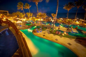 14 outdoor pools, pool umbrellas, sun loungers