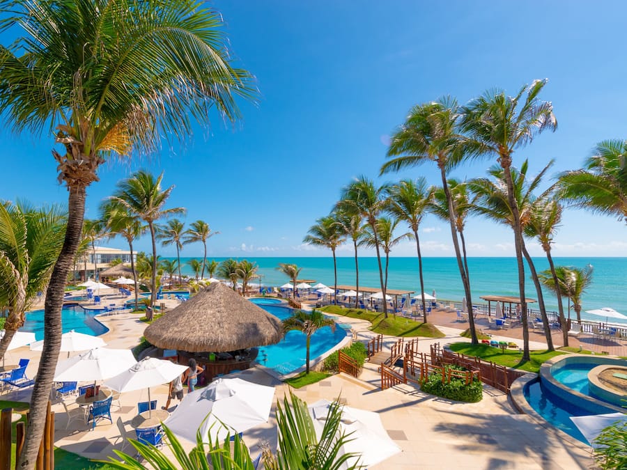 14 Außenpools, Sonnenschirme, Liegestühle