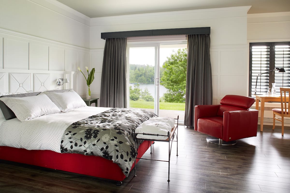 Suite, 1 queensize bed met slaapbank (Pavillon) | Verduisterende gordijnen, een strijkplank/strijkijzer, gratis wifi