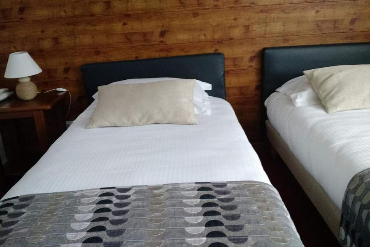 single room | in-room safe, desk, soundproofing, free cots/infant beds