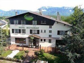 Exterior - Le Pont de Champ (Beaucroissant)