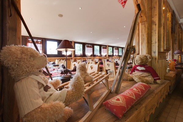 80-cm flat-screen TV with satellite channels, TV - Le Pont de Champ (Beaucroissant)