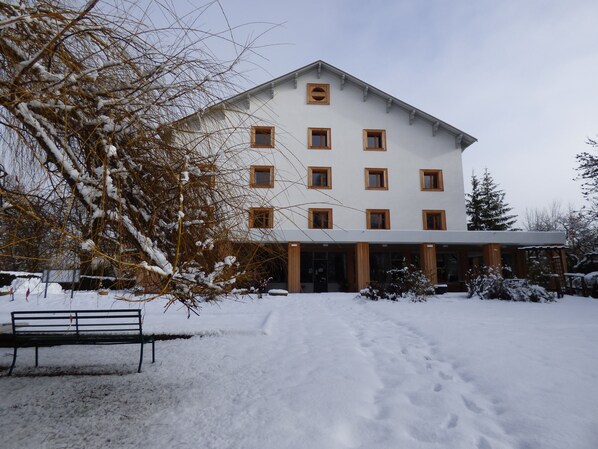 Front of property - Hotel Restaurant La Crémaillère (Saint-Bonnet-en-Champsaur)