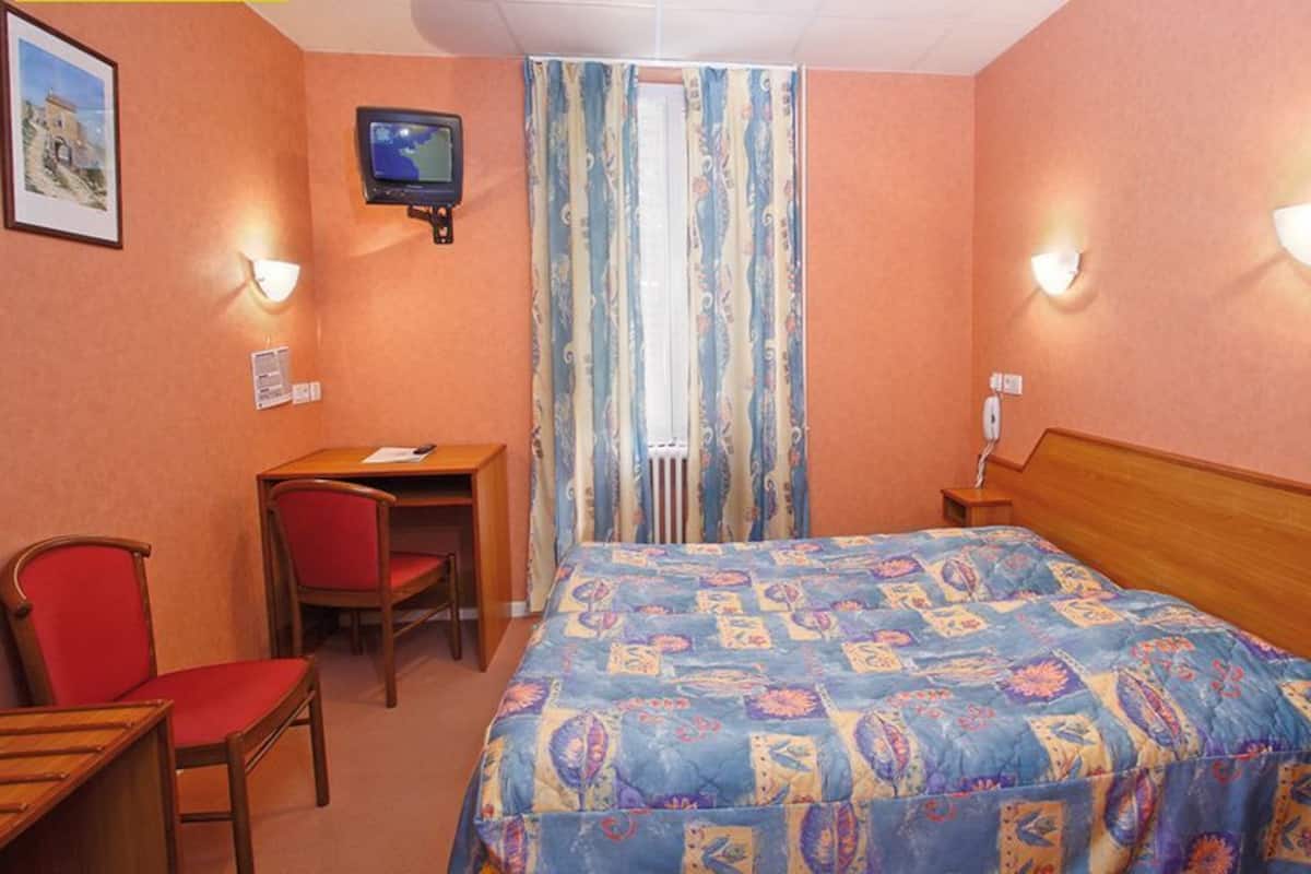 In-room safe, desk, free cots/infant beds, rollaway beds