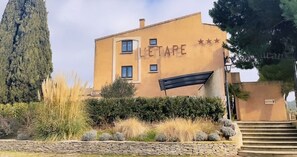 Front of property - Hôtel Restaurant L'Etape (Bouc-Bel-Air)