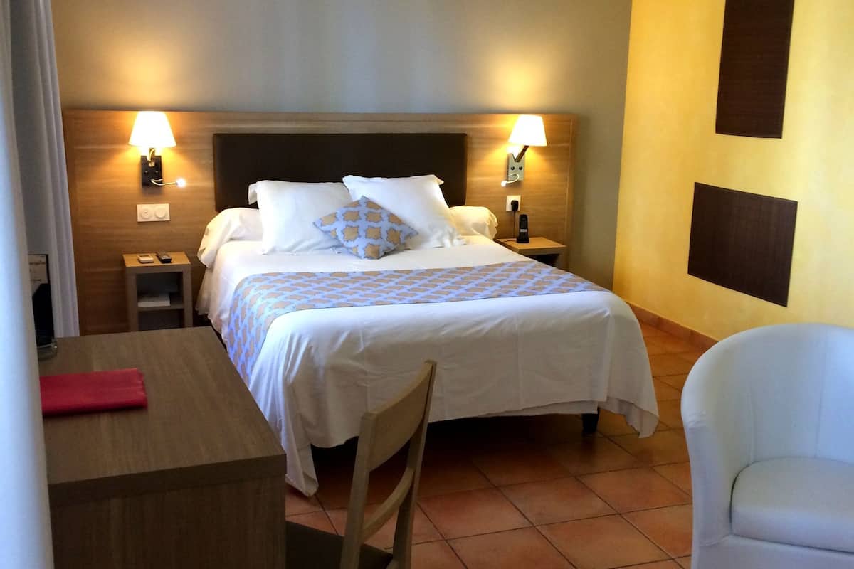 minibar, in-room safe, desk, soundproofing