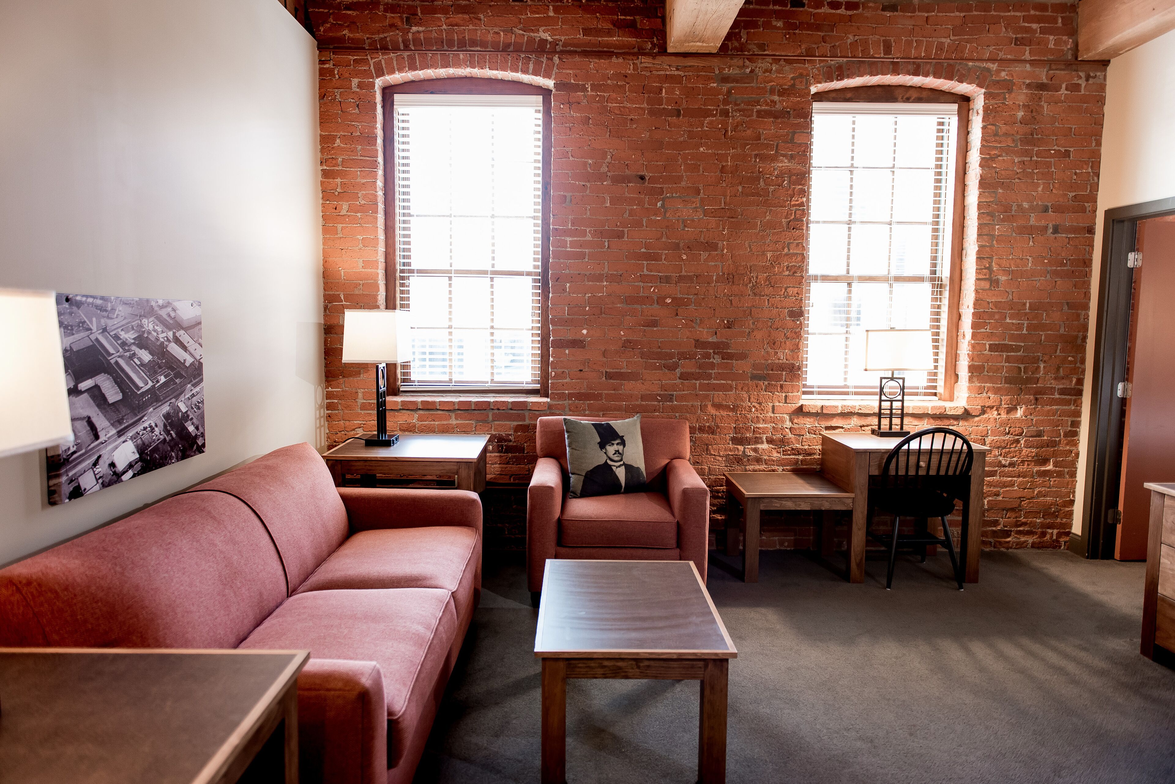 deluxe suite, 1 bedroom | premium bedding, in-room safe, desk, laptop workspace