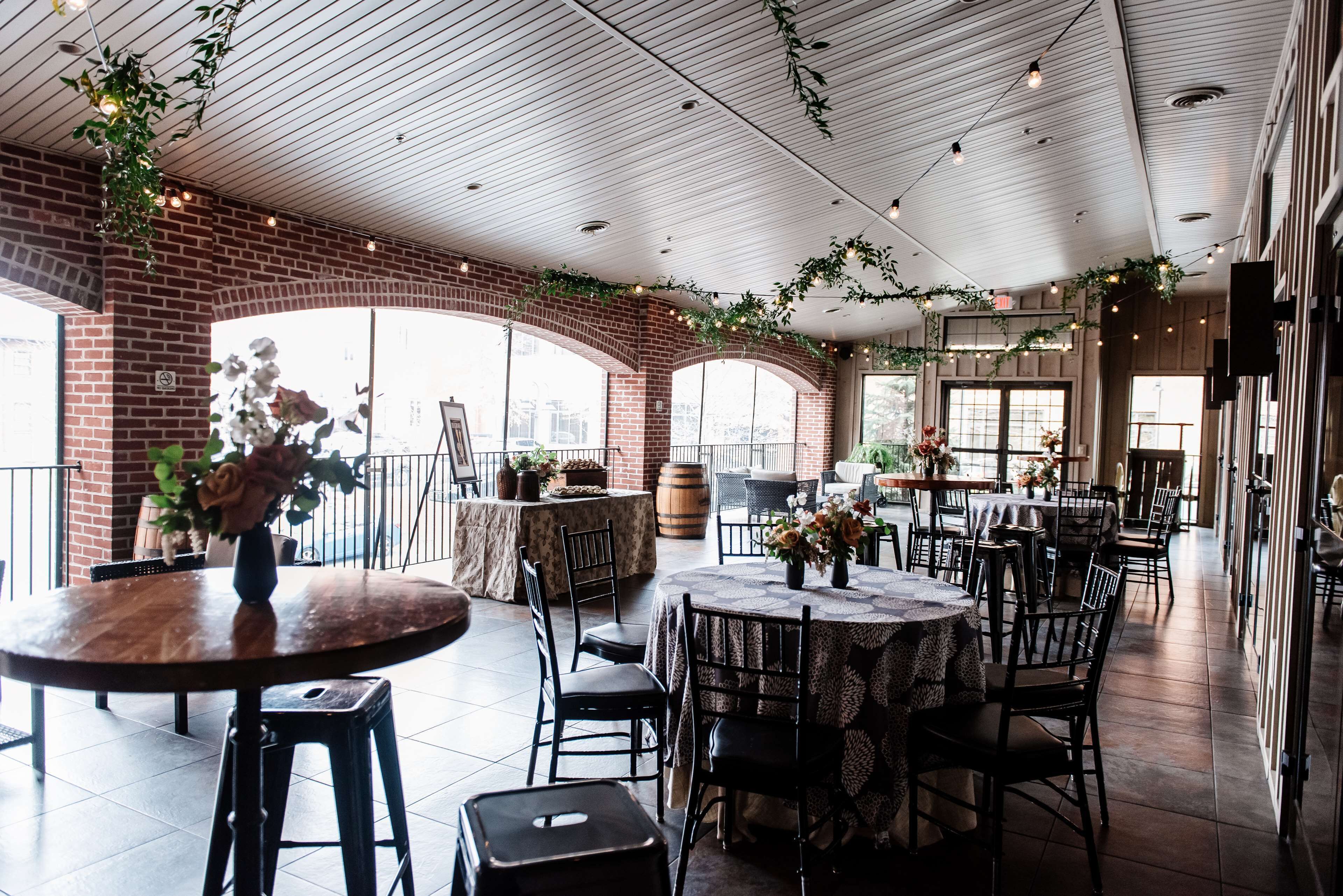 premium bedding, in-room safe, desk, laptop workspace