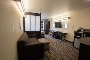 Desk, blackout drapes, rollaway beds, free WiFi