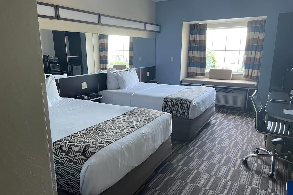 Desk, blackout drapes, rollaway beds, free WiFi