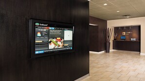Een GoBoard® toont de tijd, het weer en nieuws.