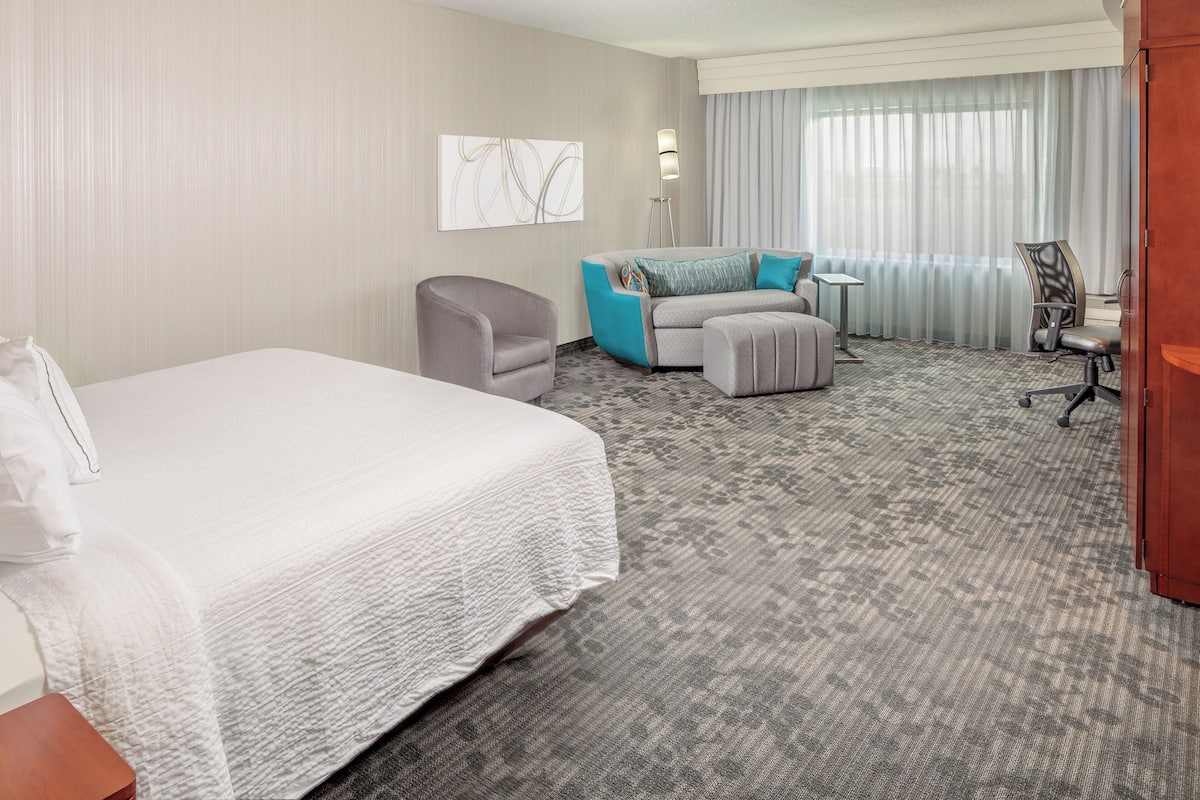 Ropa de cama de alta calidad, camas con pillow-top y escritorio
