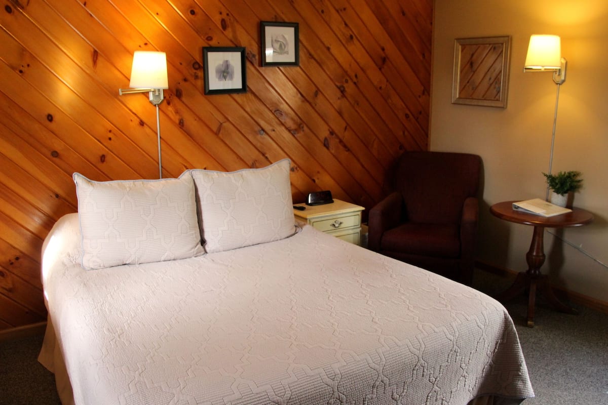 Habitación individual superior, baño en la habitación (01 -1 Queen size bed)