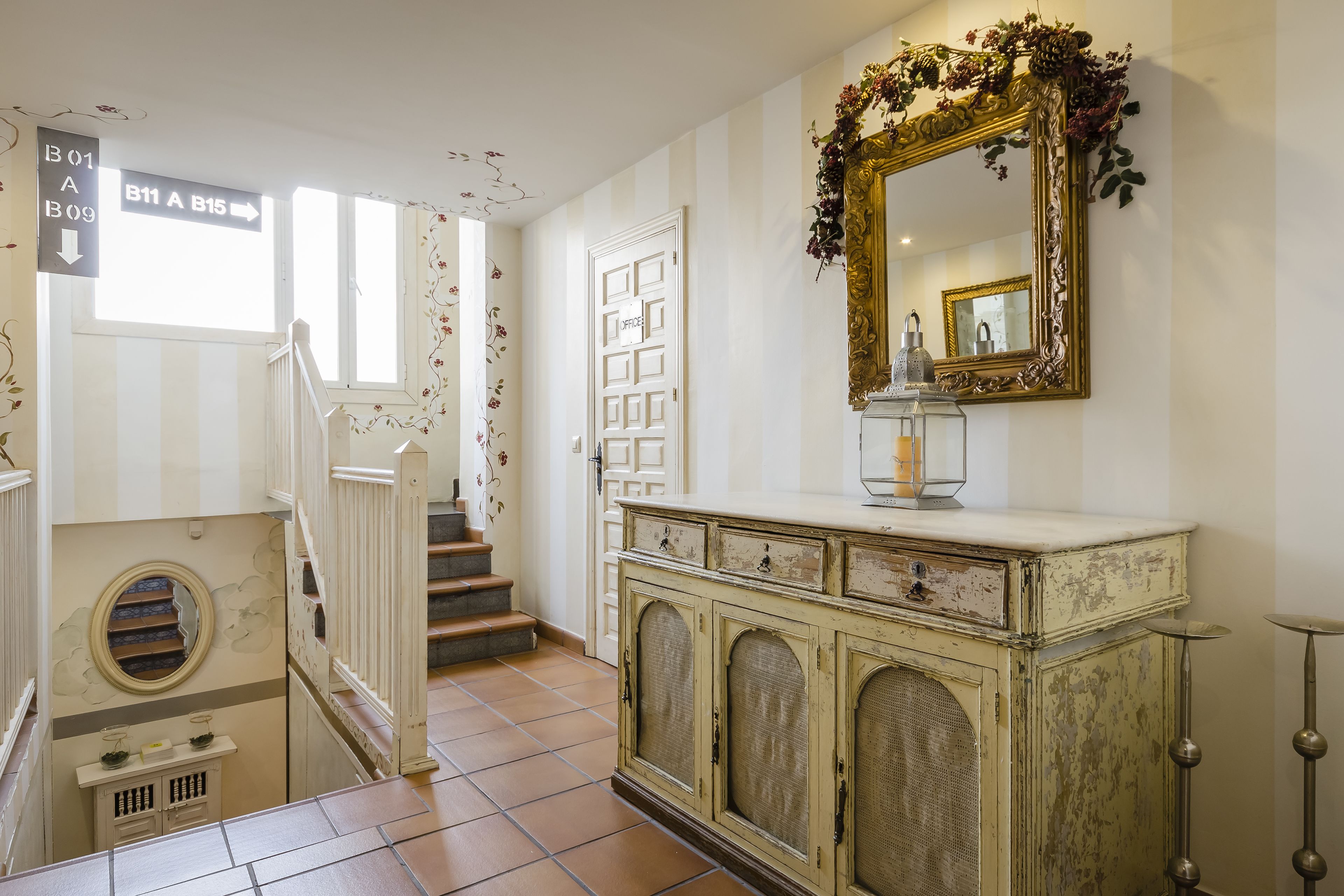 Foto - YIT Puerta Bisagra