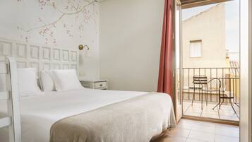 Skrivbord, arbetsyta för laptop, ljudisolering och strykjärn/strykbräda