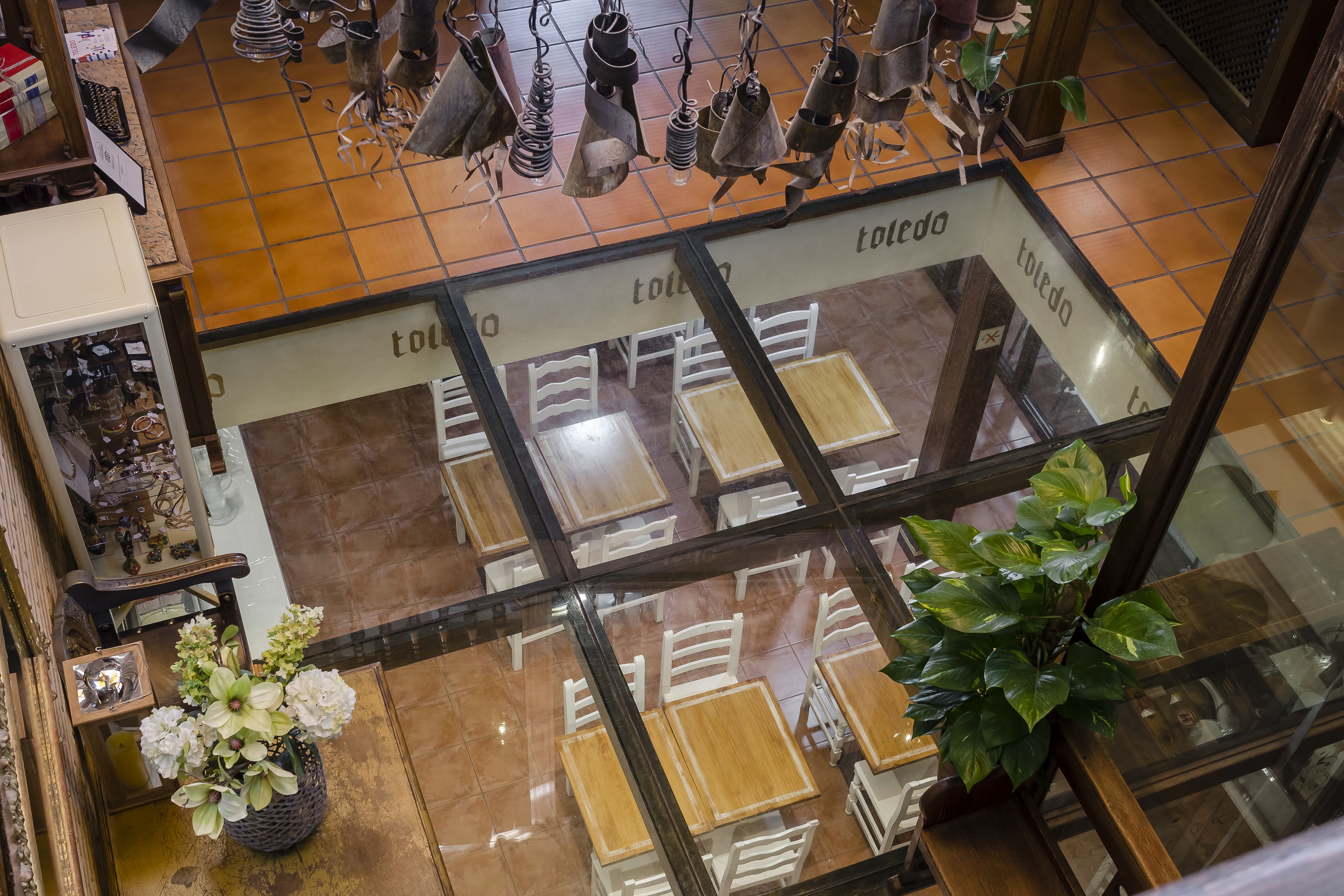 Foto - YIT Puerta Bisagra