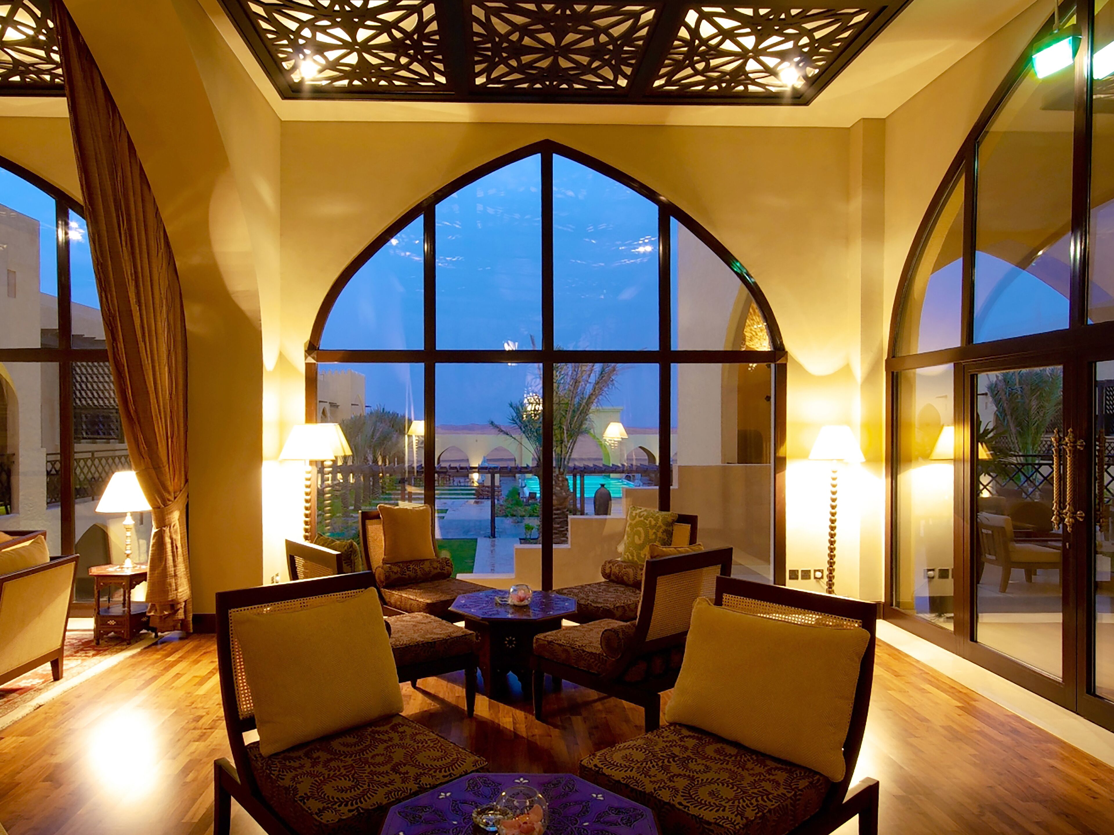 2 bars/lounges, poolside bar