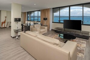 32-inch LCD TV with satellite channels, TV, MP3 dock