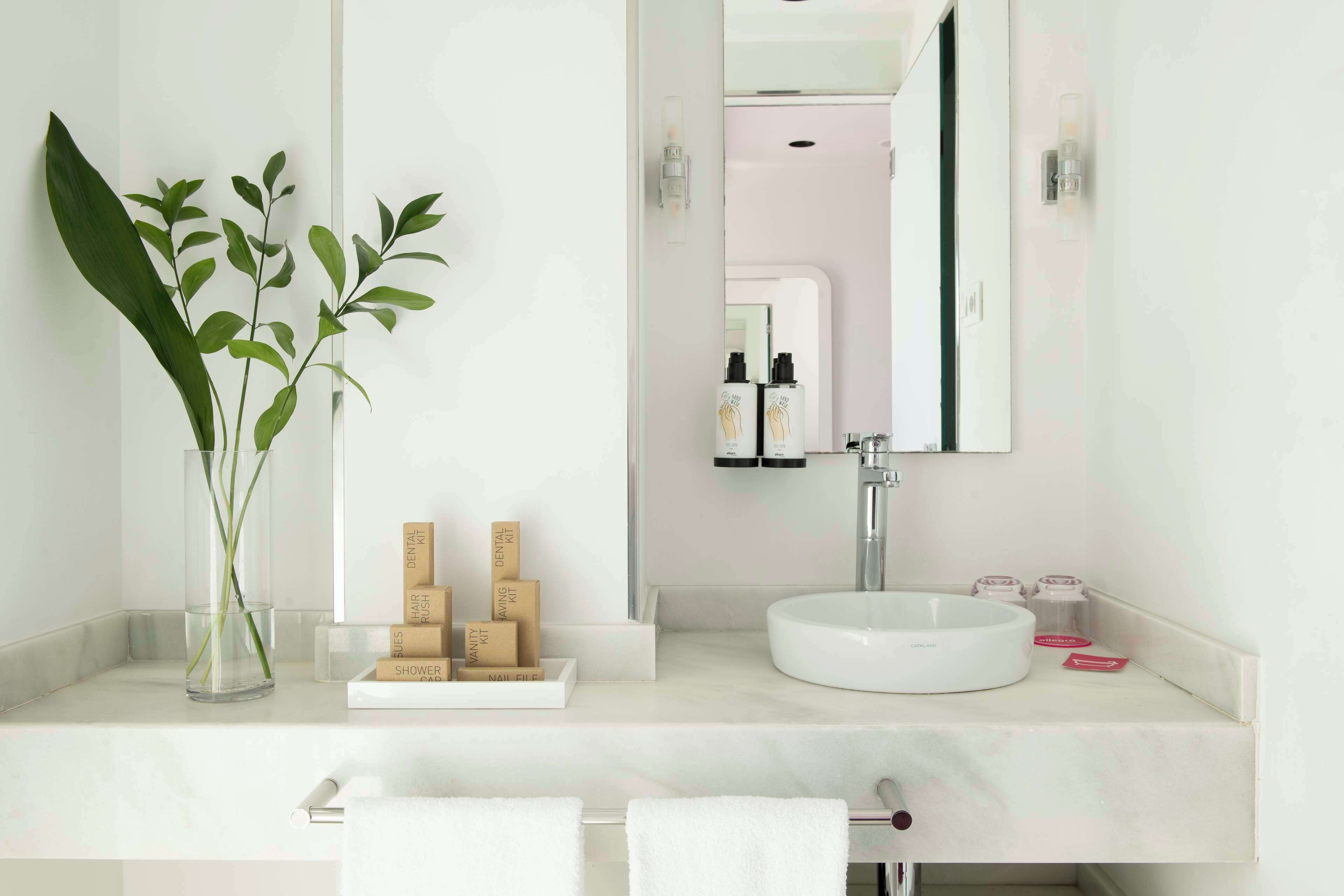 penthouse, terrace | bathroom | eco-friendly toiletries, hair dryer, towels