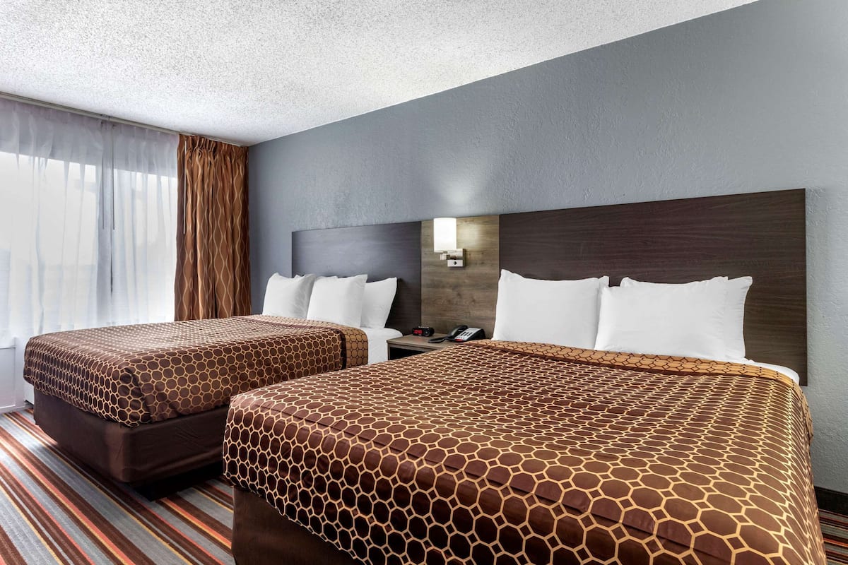 1 bedroom, soundproofing, iron/ironing board, rollaway beds