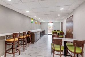 Desayuno continental incluido todos los días 