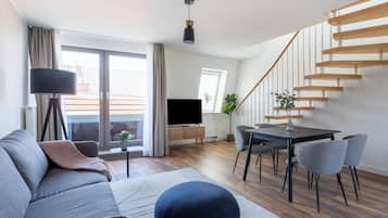 One-bedroom Duplex Suite XXL with balcony | Living room