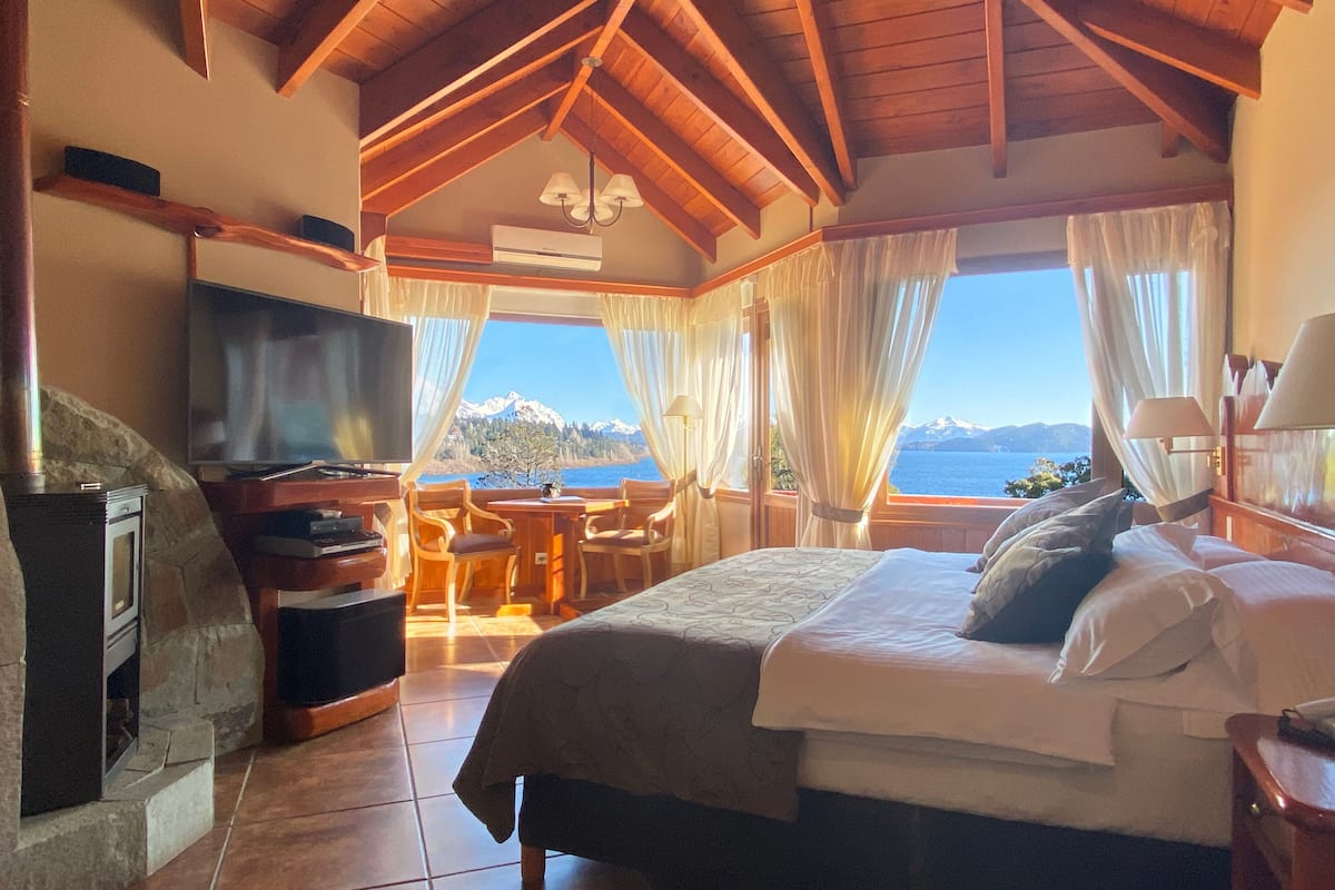 deluxe suite | 1 bedroom, egyptian cotton sheets, premium bedding, down duvets