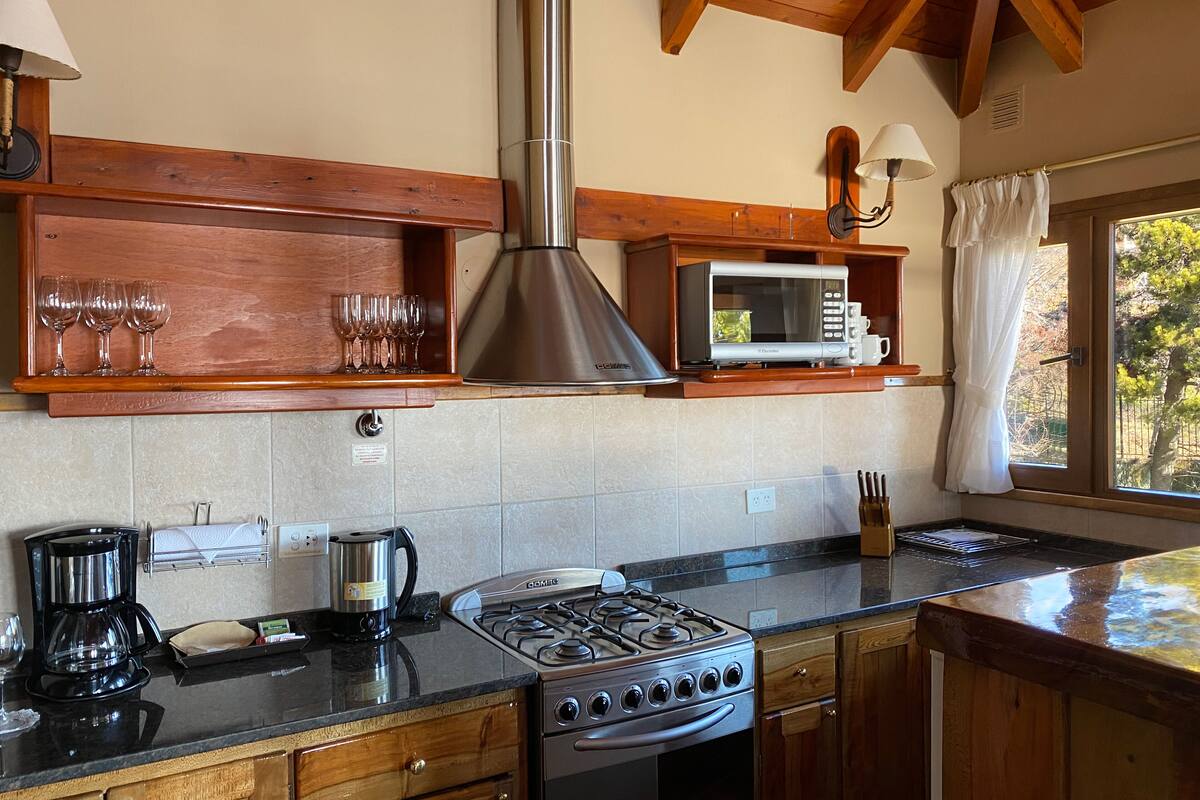 apartment, 2 bedrooms, hot tub | private kitchen | microwave, griddle, paper towels