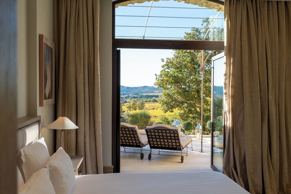 Suite (Cyrene) | Egyptian cotton sheets, premium bedding, down comforters, pillowtop beds