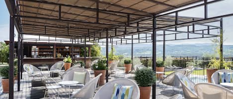 Bar junto a la alberca