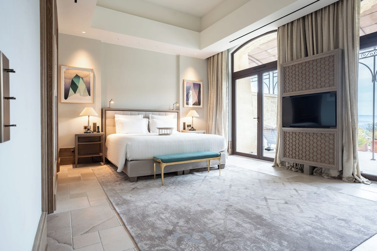 cyrène suite | 1 bedroom, egyptian cotton sheets, premium bedding, down duvets