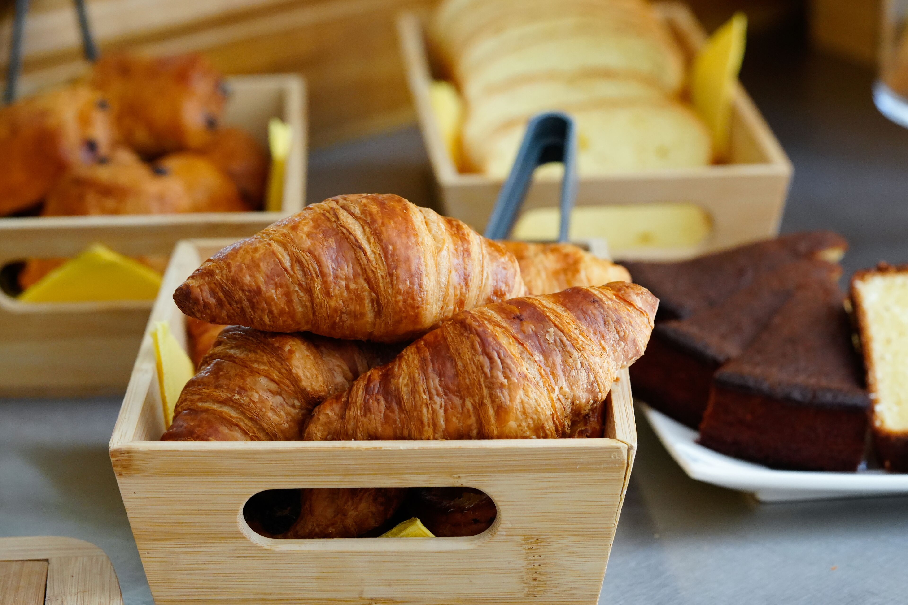 daily buffet breakfast (eur 9.50 per person)