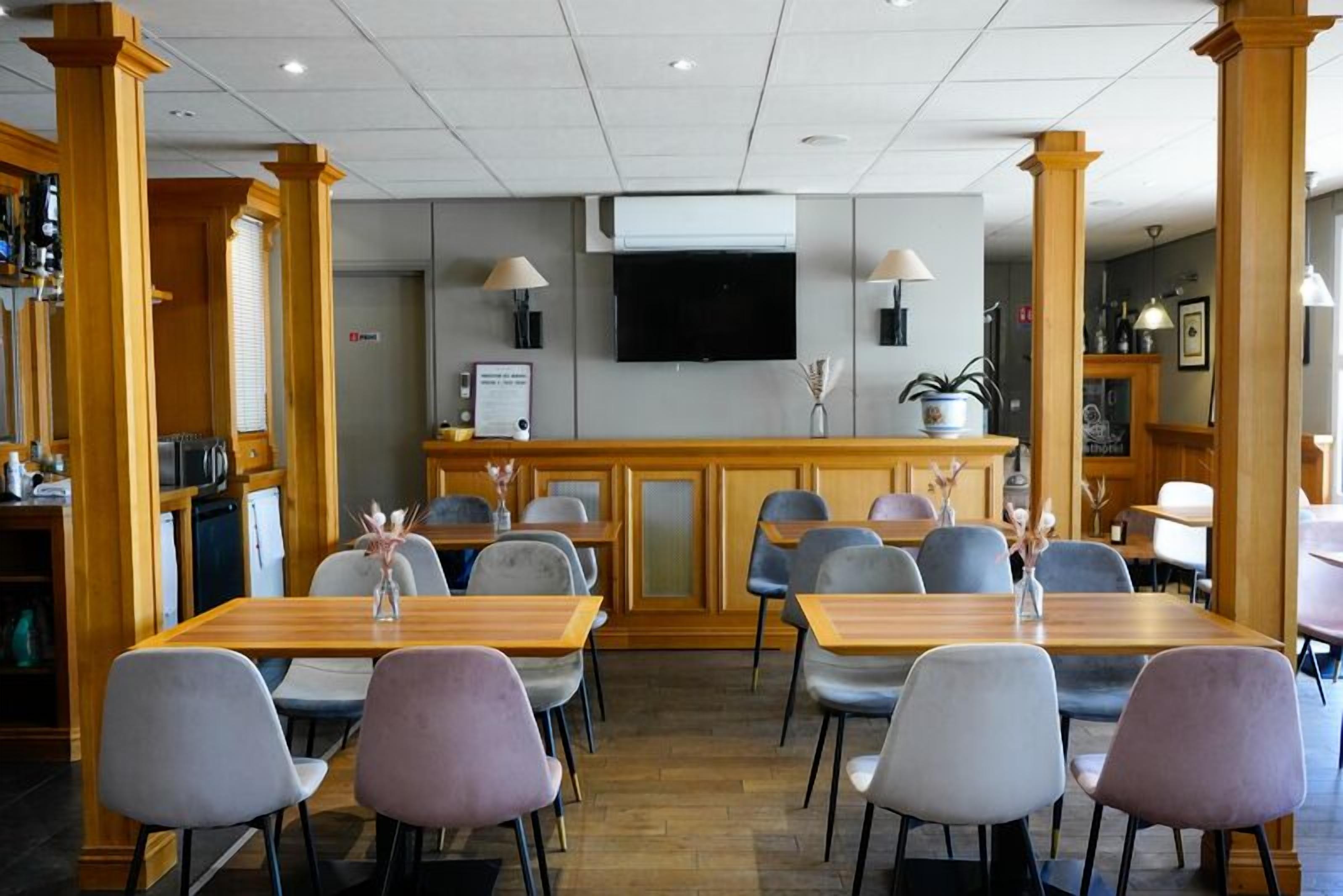 daily buffet breakfast (eur 9.50 per person)