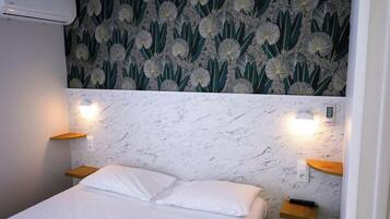 Skrivebord, gratis Wi-Fi, sengetøj