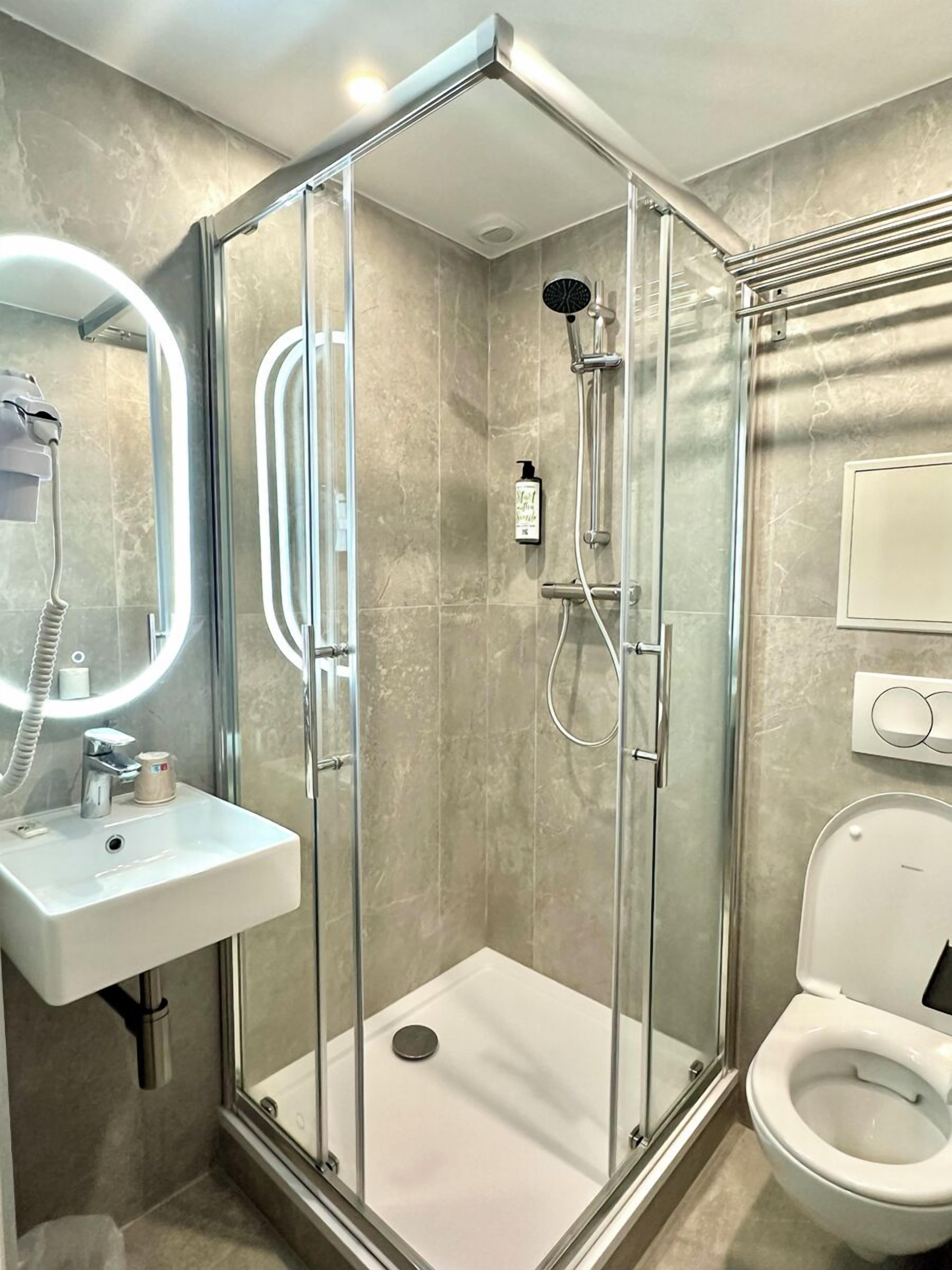 Foto - Brit Hotel Essentiel Reims Taissy