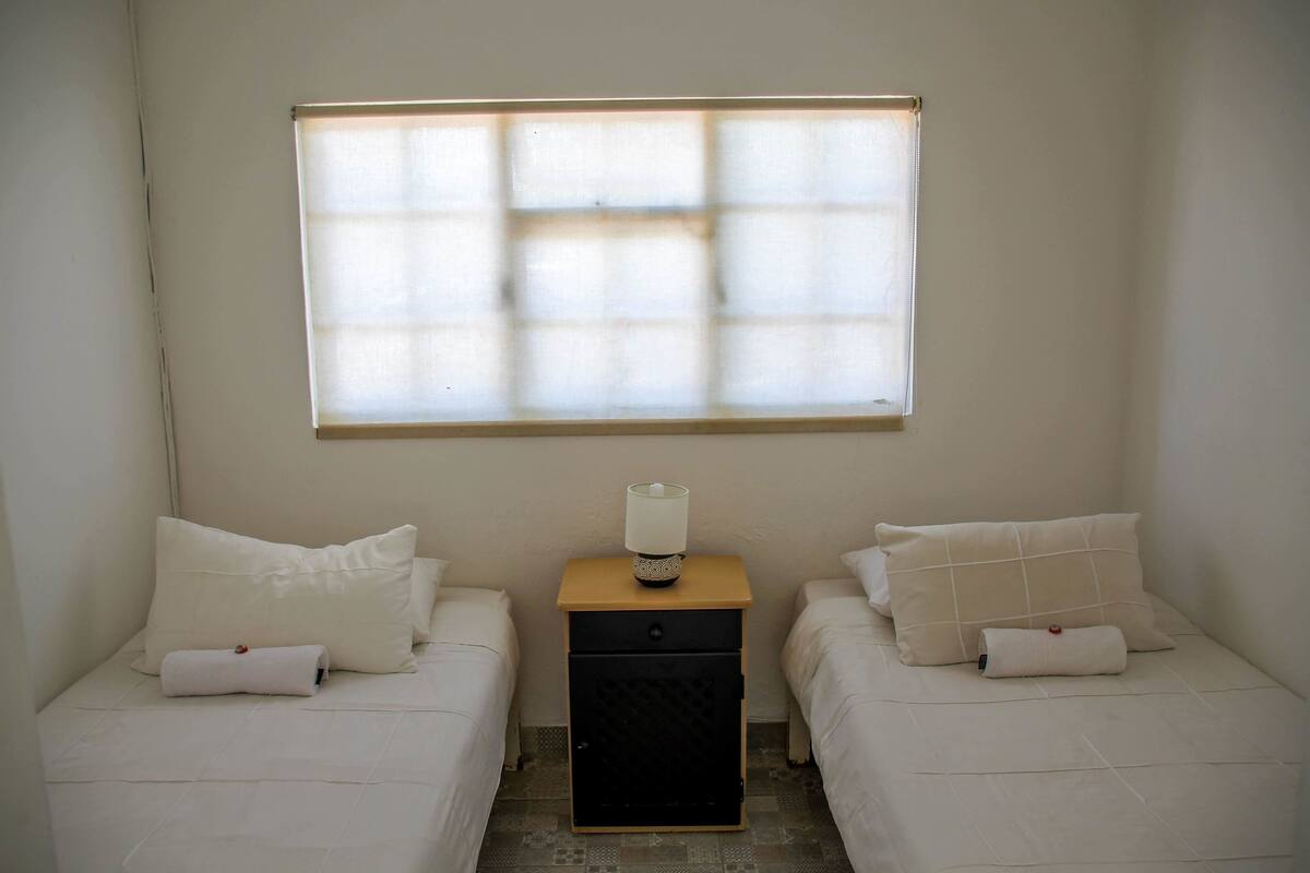 Casa de campo Confort, en el área del jardín | Caja de seguridad en la habitación y decoración personalizada