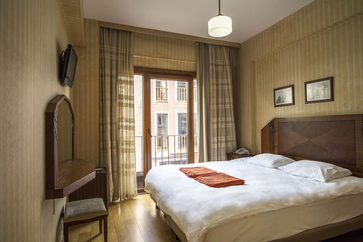 In-room safe, free WiFi