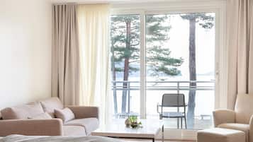 Familie rom med balkong/terrasse og havutsikt | Desk, soundproofing, free WiFi