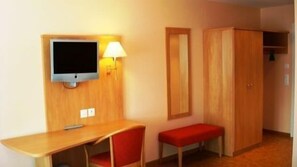 Superior Double Room | Desk, iron/ironing board, rollaway beds, free WiFi - Gasthof Kreuz (Welschenrohr)