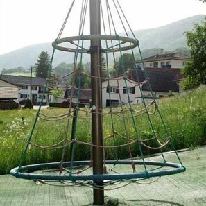Children’s play area – outdoor - Gasthof Kreuz (Welschenrohr)