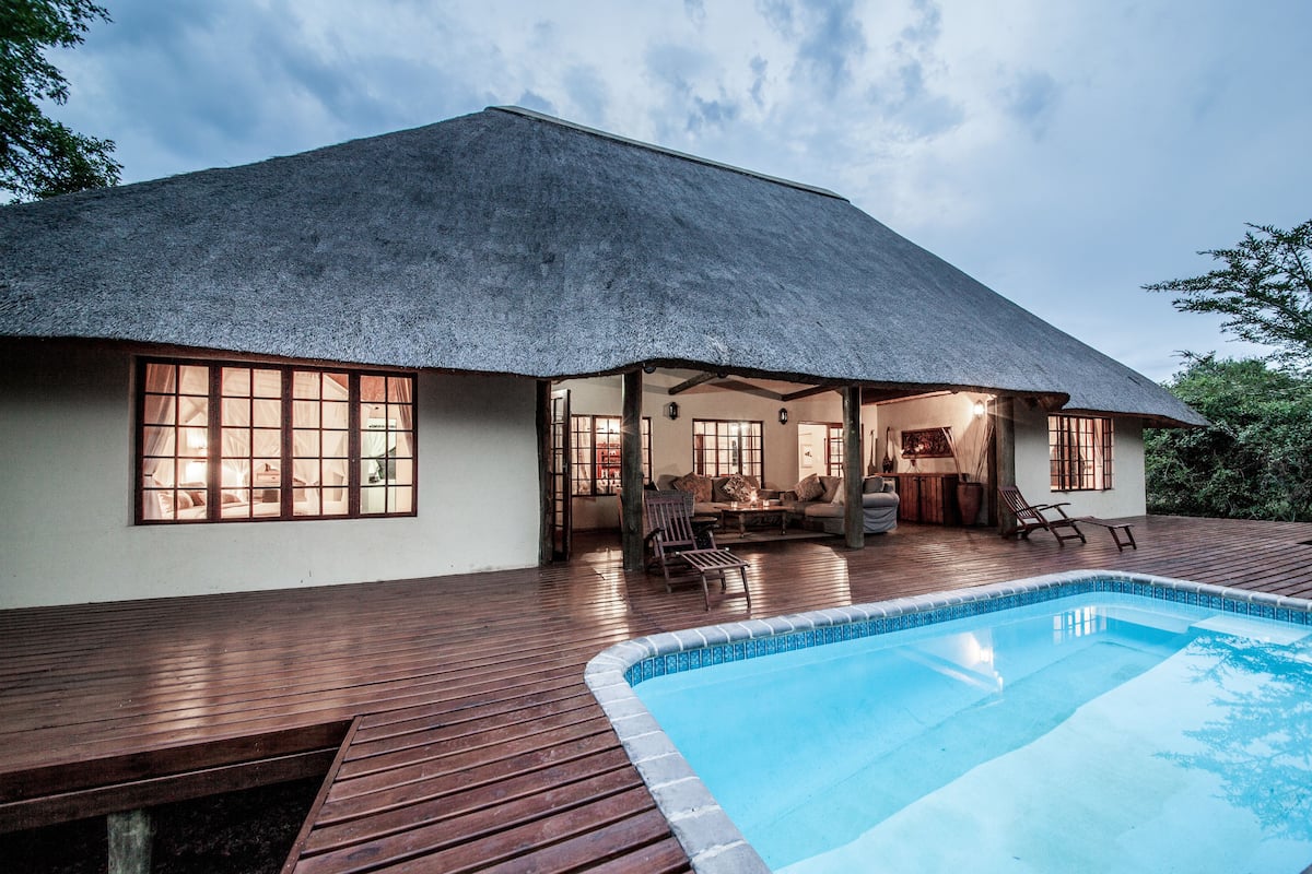 Cottage | Outdoor pool | Outdoor pool, open 6 AM to 10 PM, sun loungers