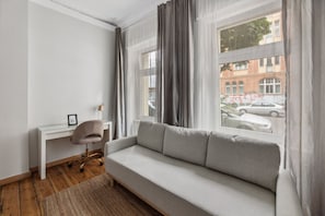 Appartement, 1 lit double et 1 canapé-lit, cuisine (for 4 people) | 1 chambre, ameublement personnalisé, fer et planche à repasser
