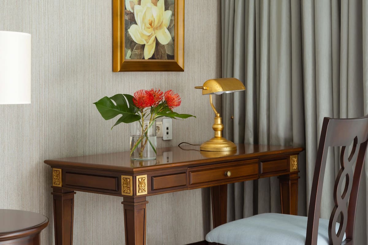 Premium bedding, down duvets, minibar, in-room safe
