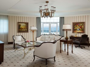 Executive Suite, 1 King Bed | Premium bedding, down duvets, minibar, in-room safe - Rixos Almaty (Almaty)