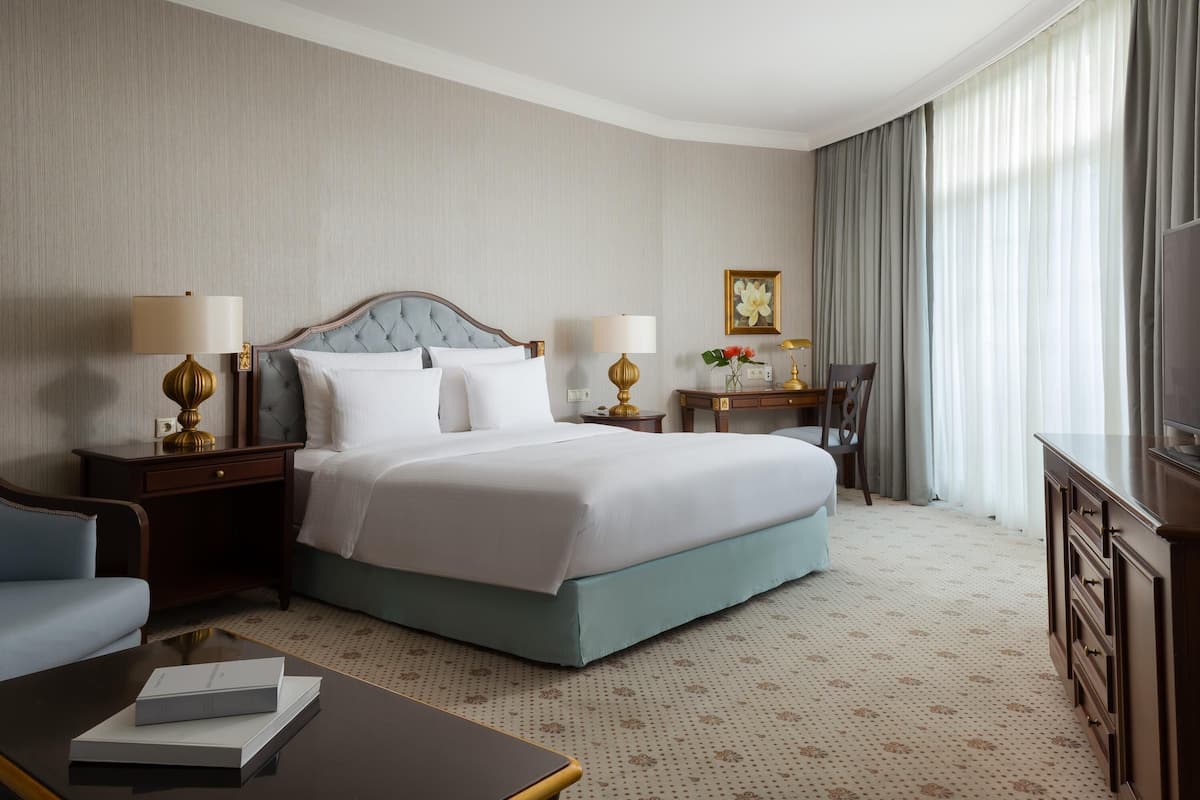 Junior Suite, 1 King Bed | Premium bedding, down comforters, minibar, in-room safe